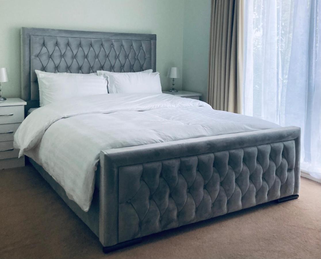 Ormeau Road Stylish Double Bedroom Luxury Apartment ベルファスト エクステリア 写真